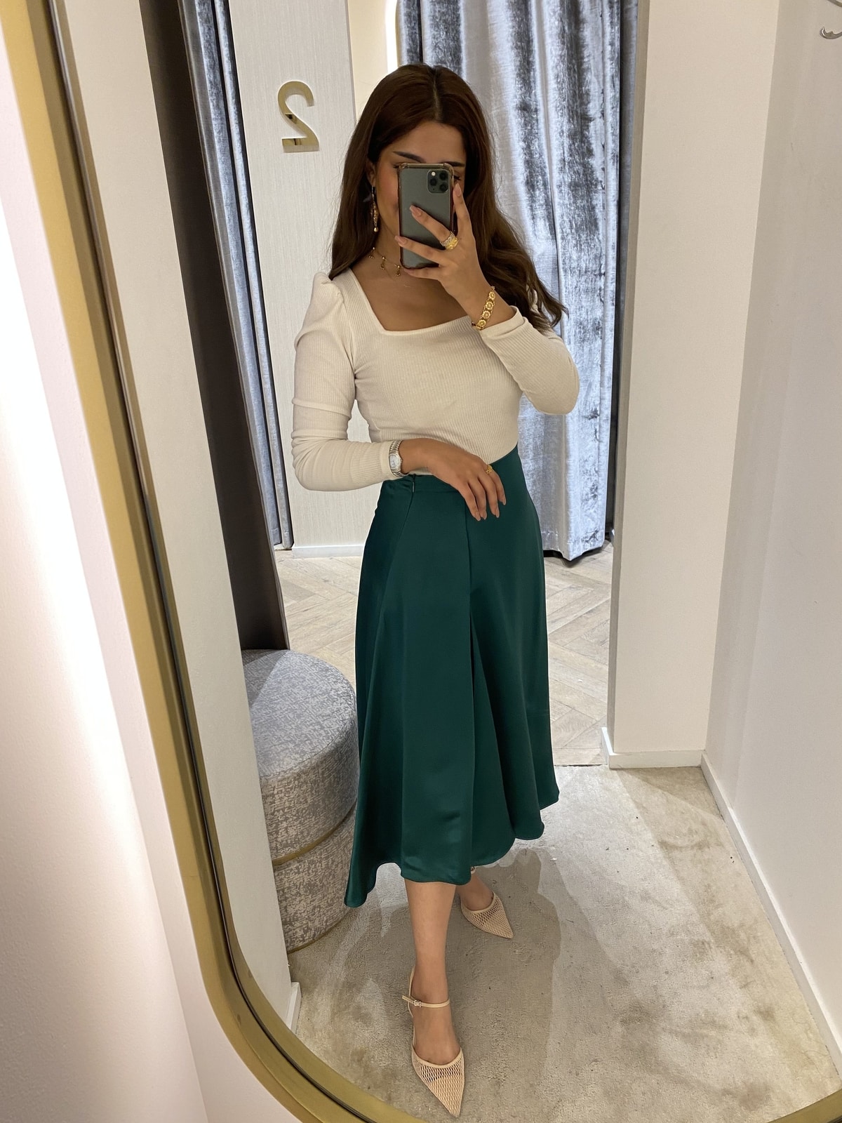 Sc-248 Green Silk Skirt