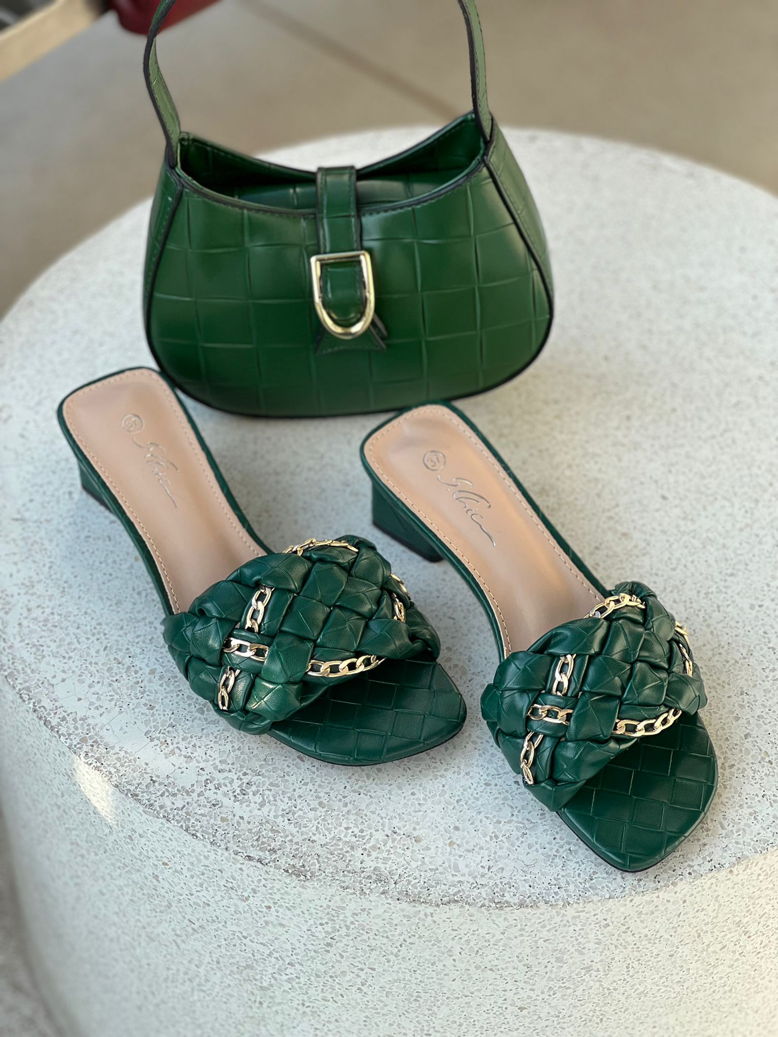 D6C58510-BBA1-491A-B249-D093D79F10F9