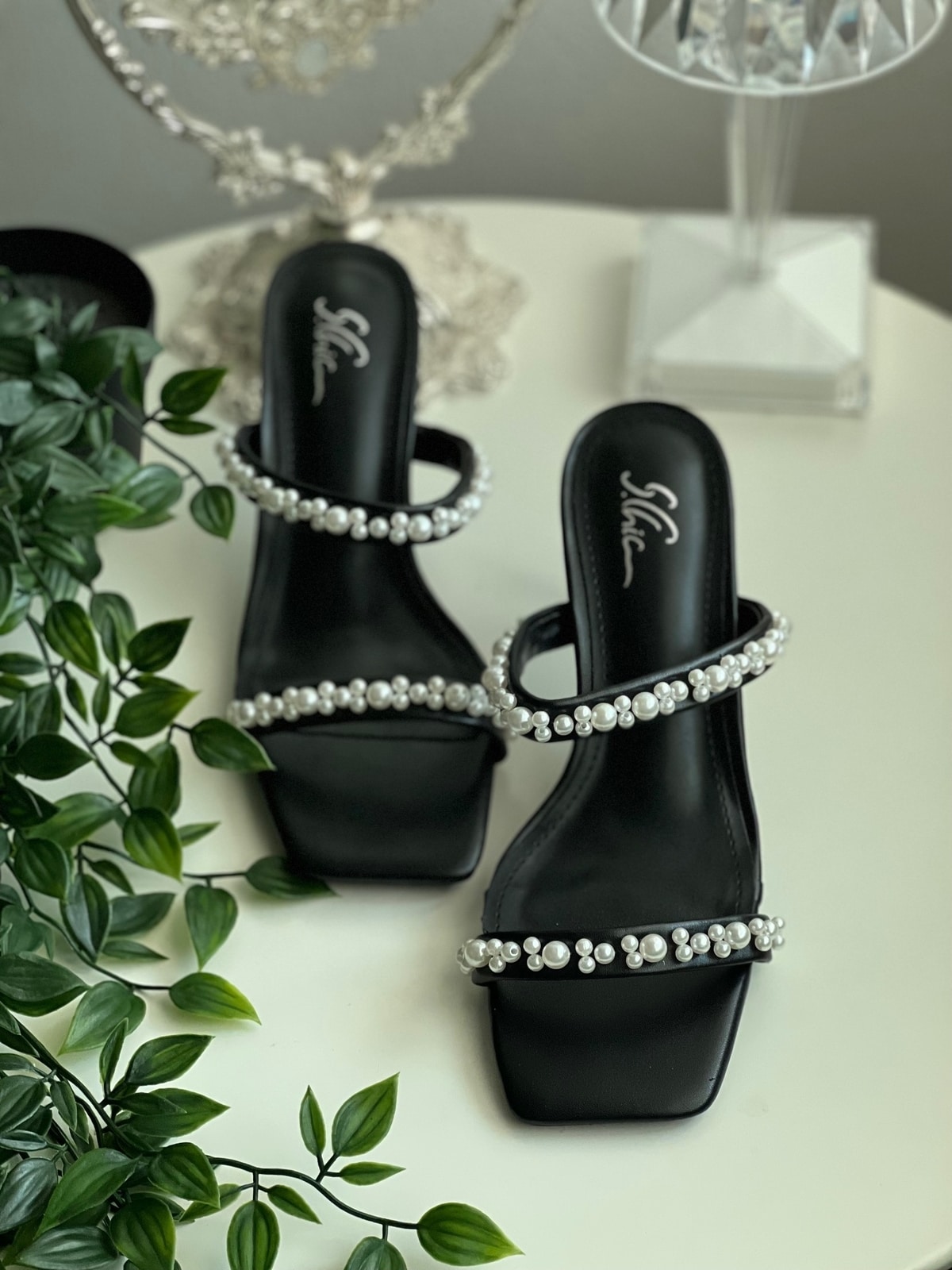 C9892DE8-AEF0-4569-B409-007F462E70C1