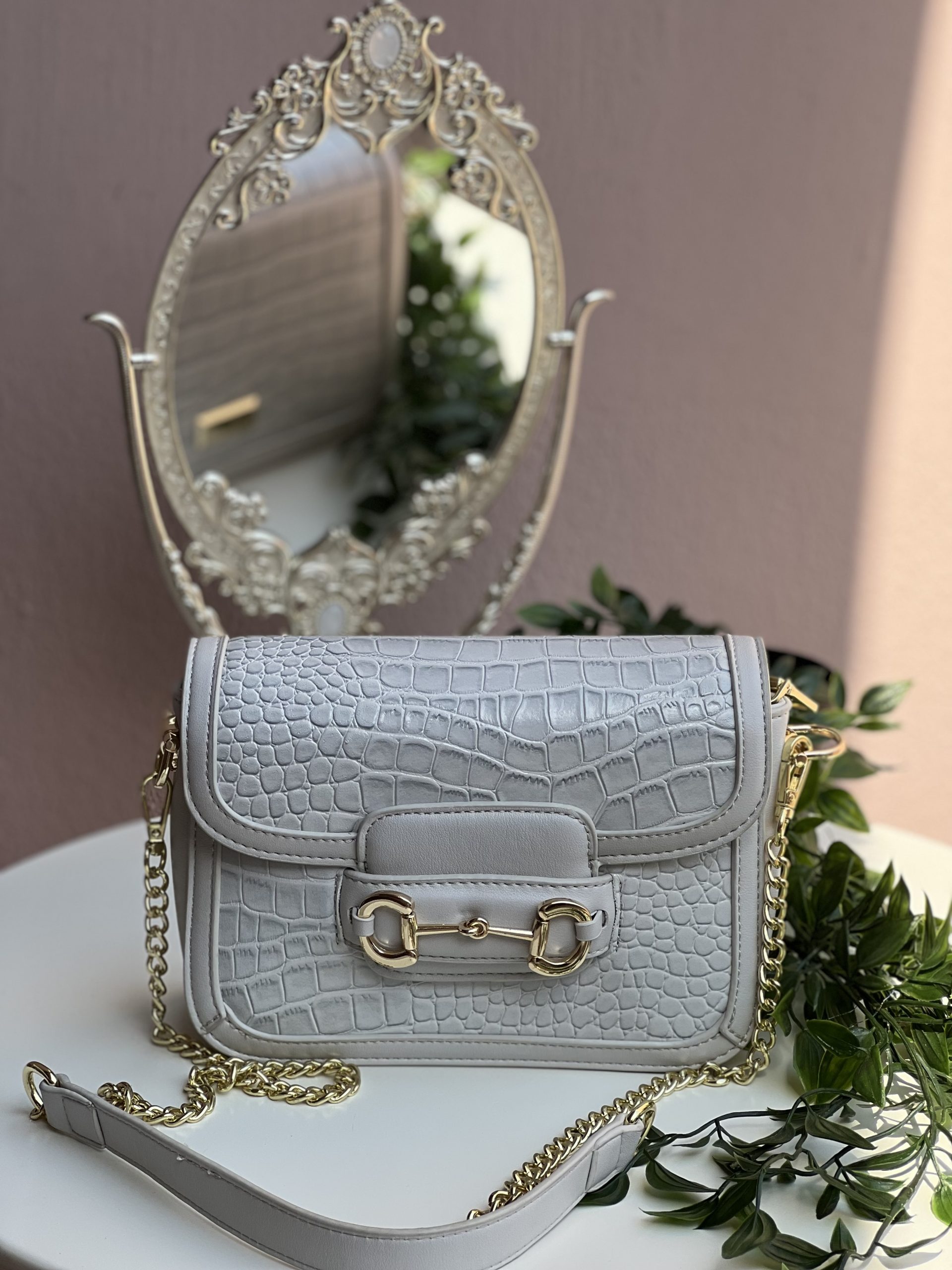 00FC3D79-2036-497F-8C5C-0C0E2121A50D