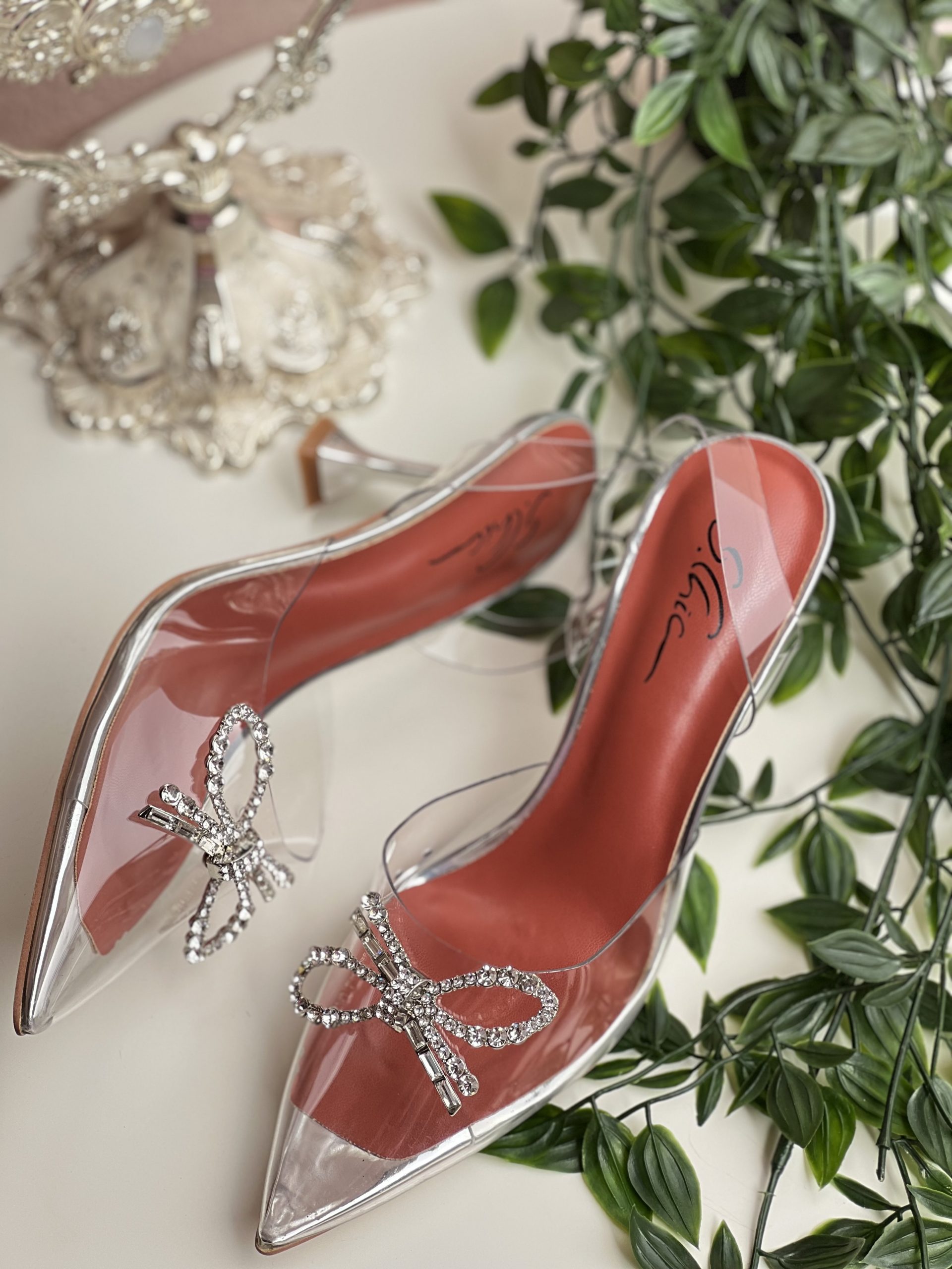 8E0E65C8-A579-4D77-92FD-285DCAE541C9