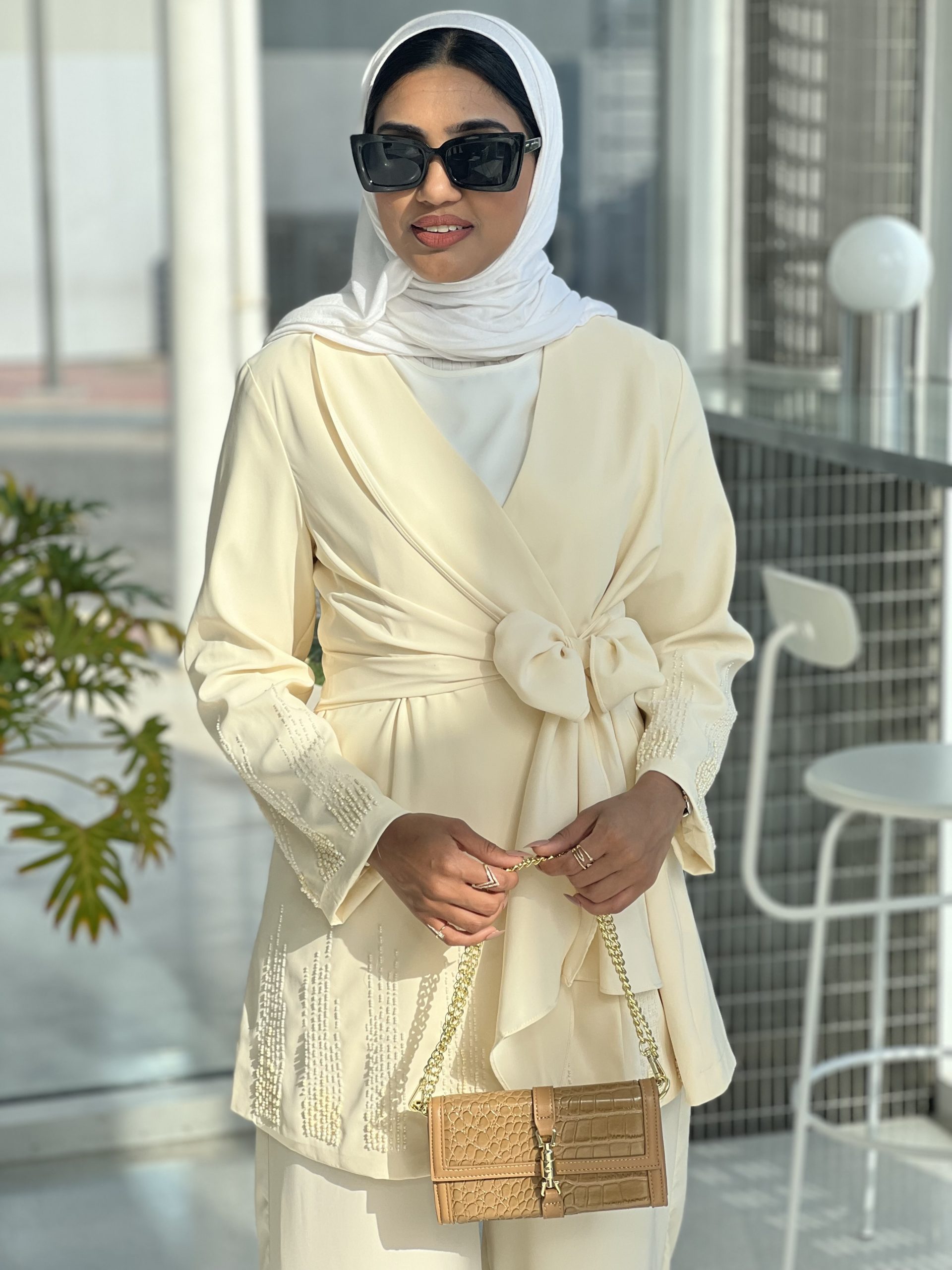 CE964D8B-25F3-4C8B-89D2-389242D4F2C4