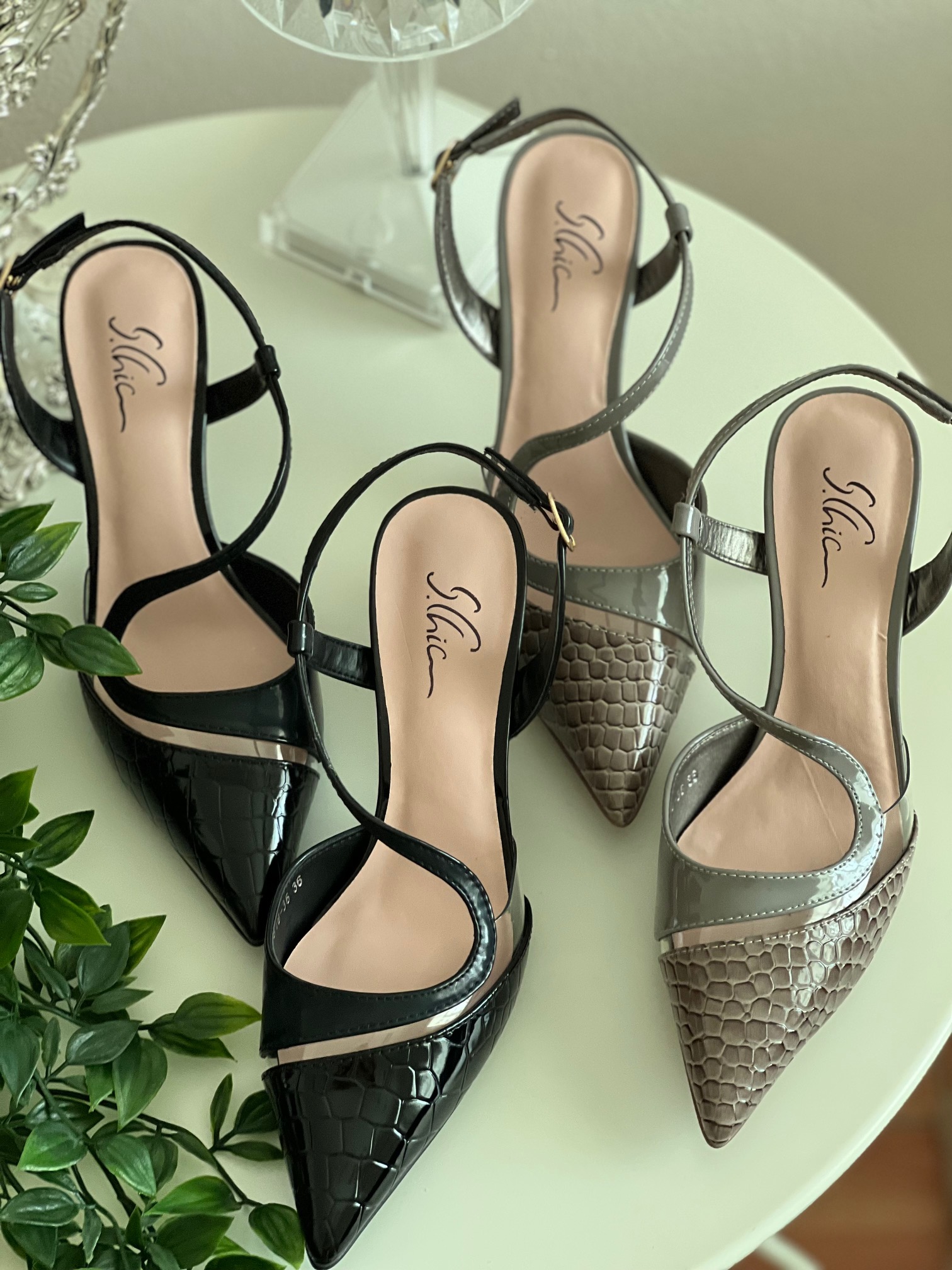 67E03725-4FD3-4CFB-8E00-A5D57FA5CB65