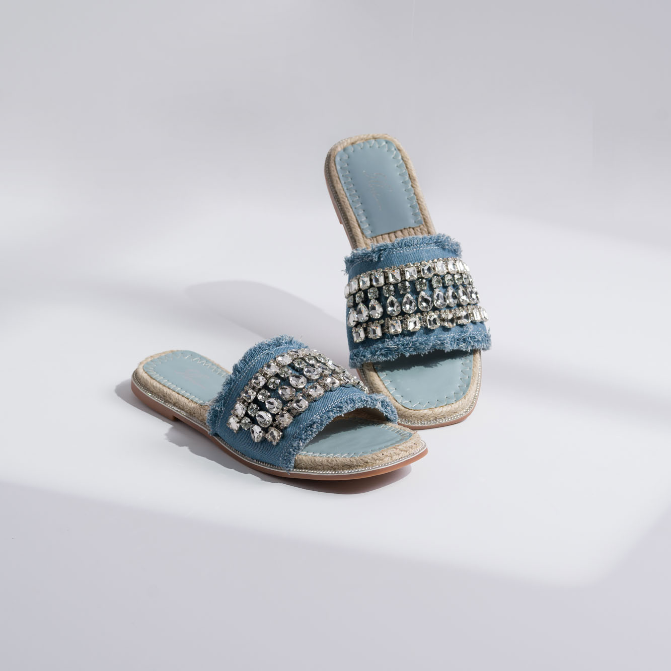 schic290523_00073 copy